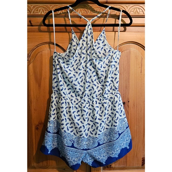White &‎ Blue Paisley Sweet Wanderer Faux Wrap Romper Size Large - Picture 2 of 7